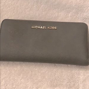 Michael Kors Wallet- Gray -gently used